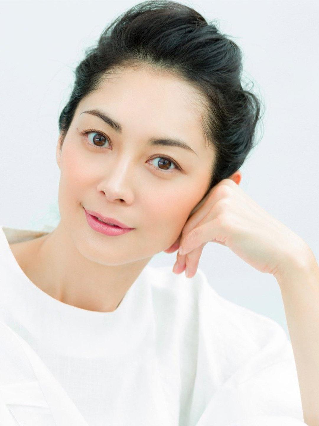 Top 25 Hottest And Sexiest Japanese Women