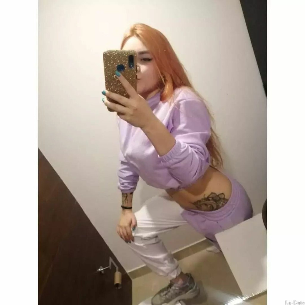 Alejandra Profile image 2