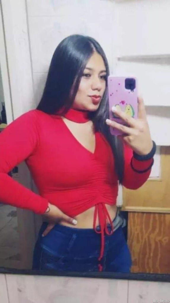 Alejandra Profile image 3