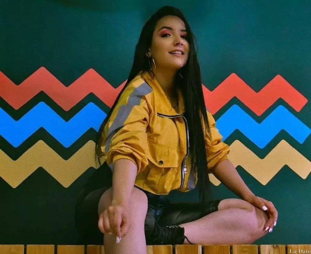 Camila Profile image 6