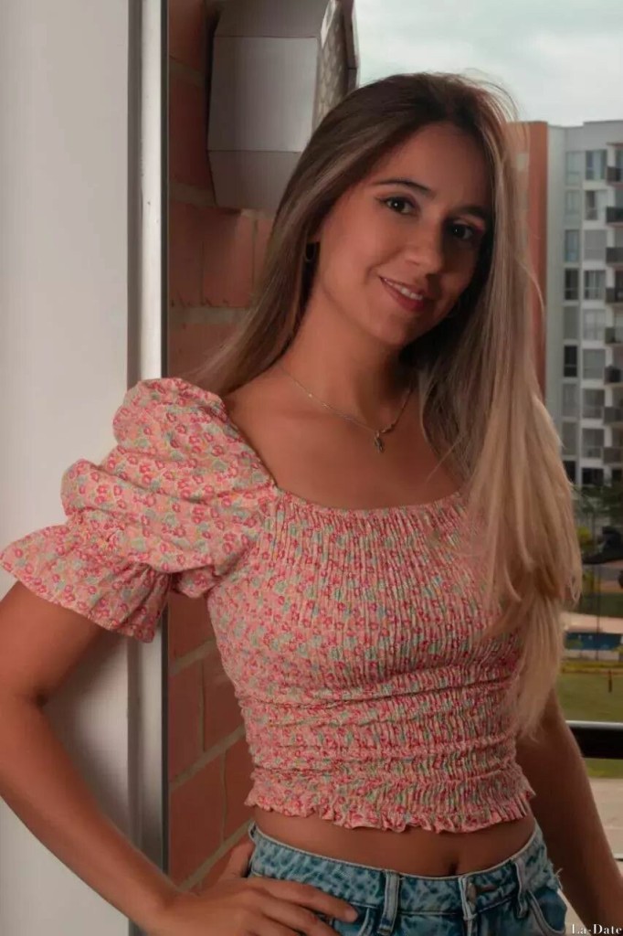 Estefany Profile image 5