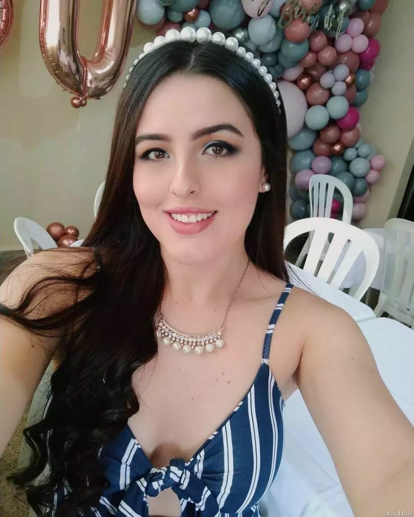 Alejandra Profile image 4