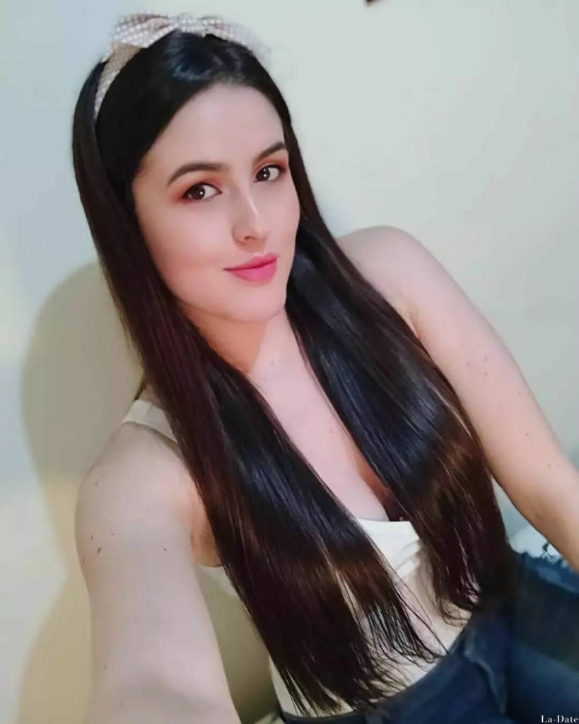 Alejandra Profile image 6