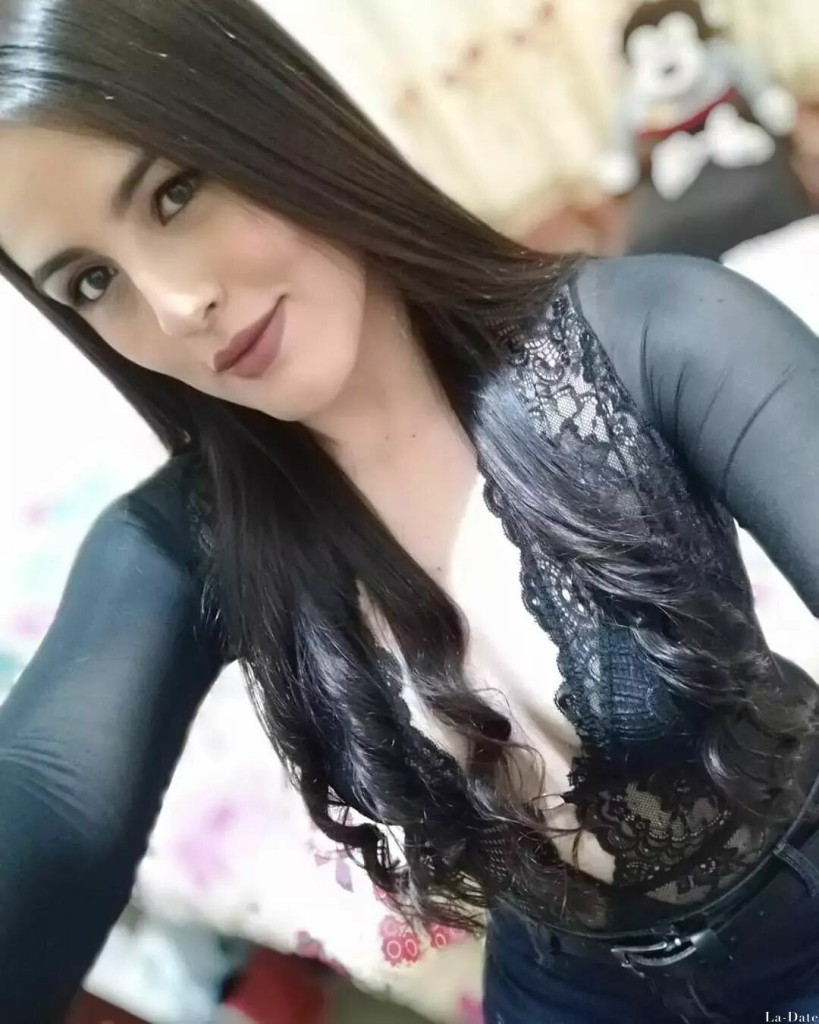 Alejandra Profile image 3