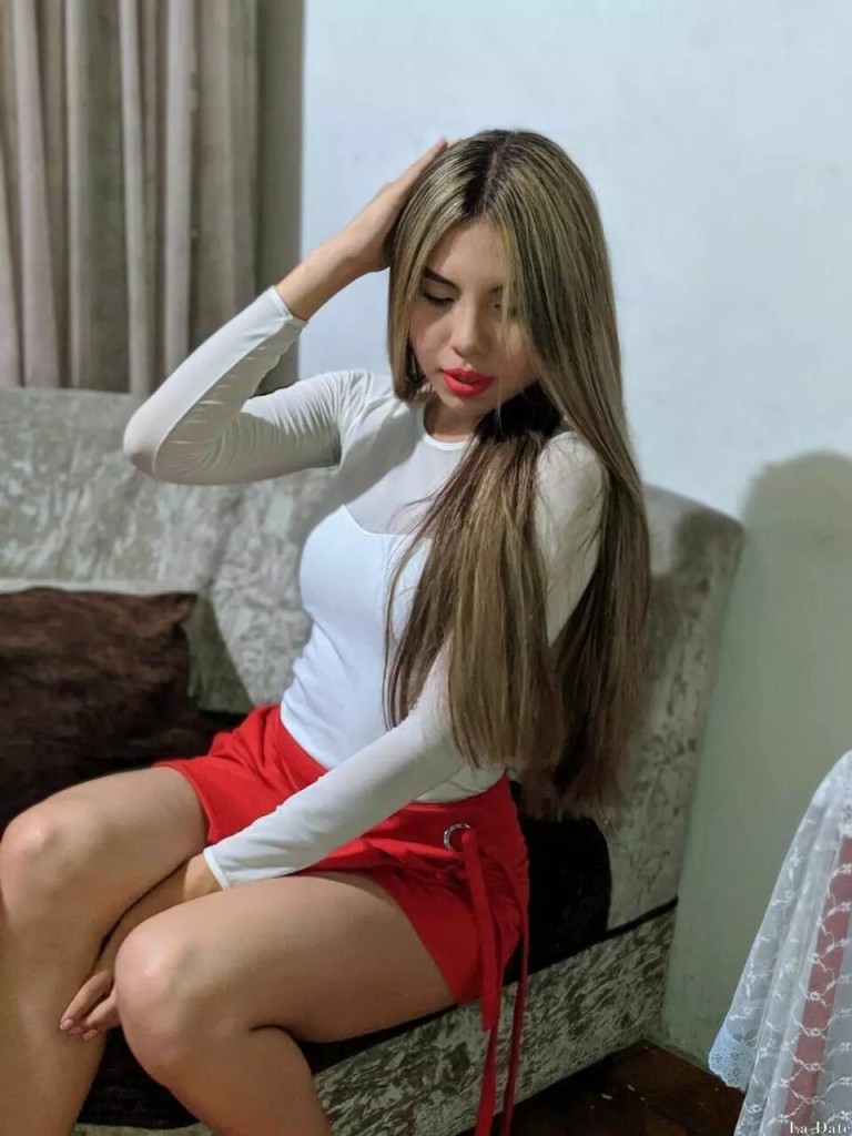 Daniela Profile image 4