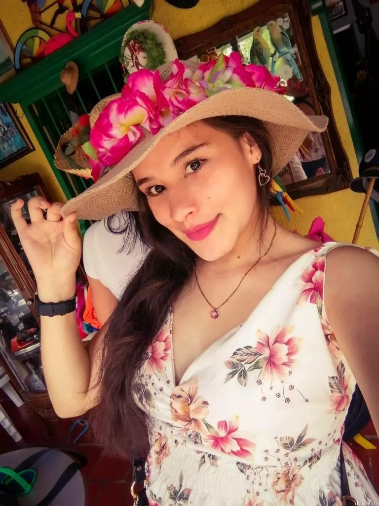 Paola Profile image 1