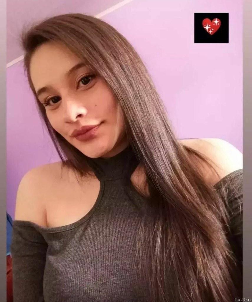 Paola Profile image 4