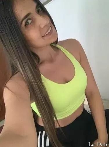 Daniela Profile image 4