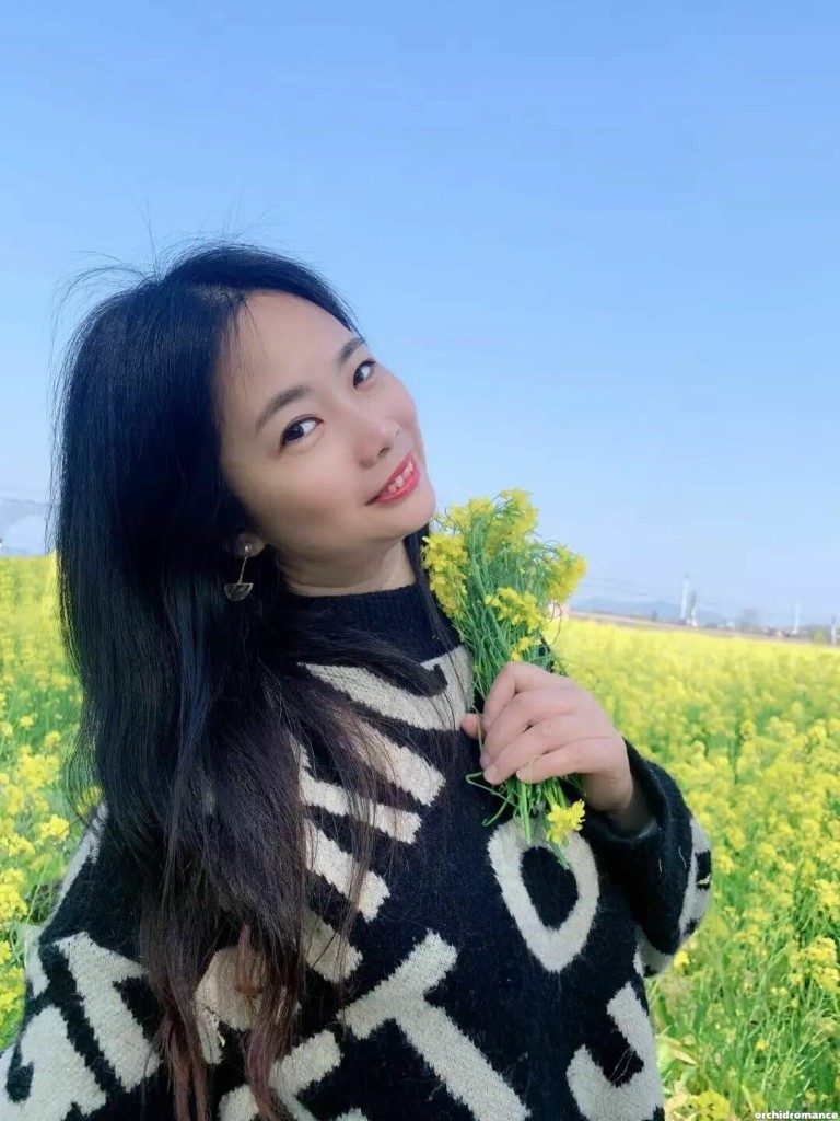 Lingyan Profile image 1